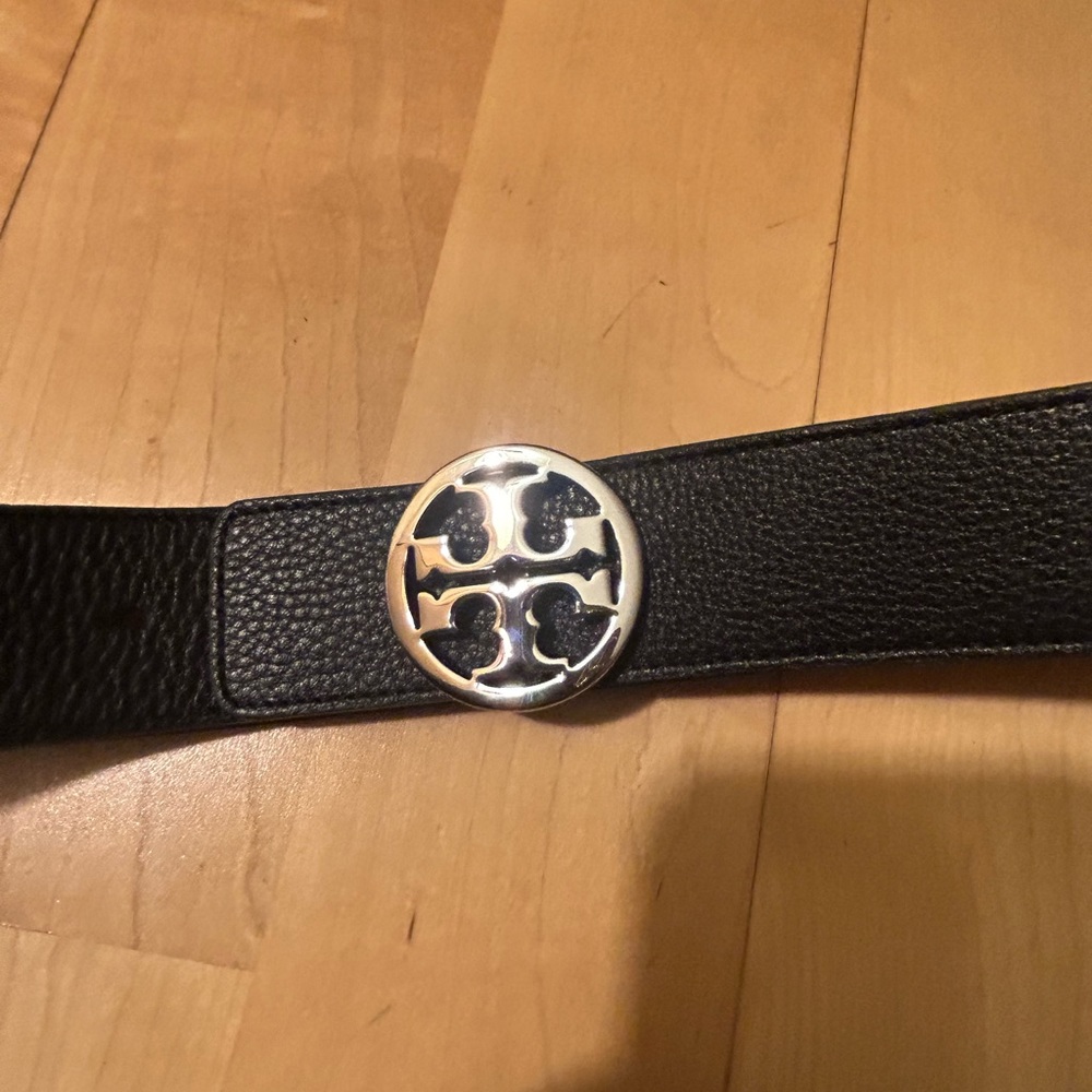 Tory Burch reversible logo belt, like new!